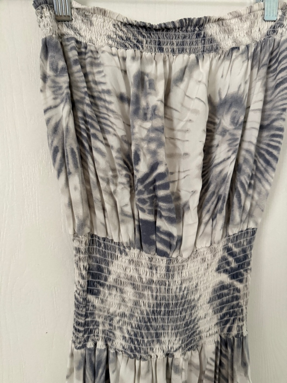🌻5/$16🌻Strapless White and Blue/Grey Tie-Dye Maxi Dress - Picture 4 of 4